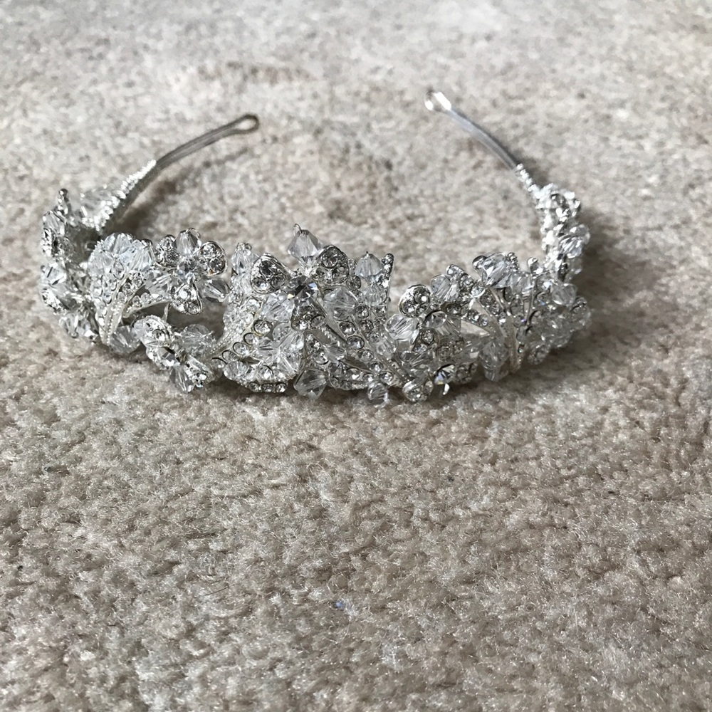 Wedding Tiara - Picture 2 of 8